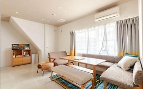 8B Hotel -Osaka Nishikujo Apartment-